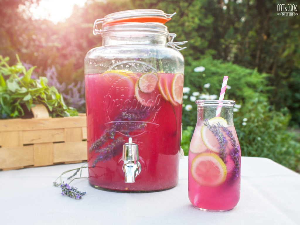 Levandulová limonáda s citrónem