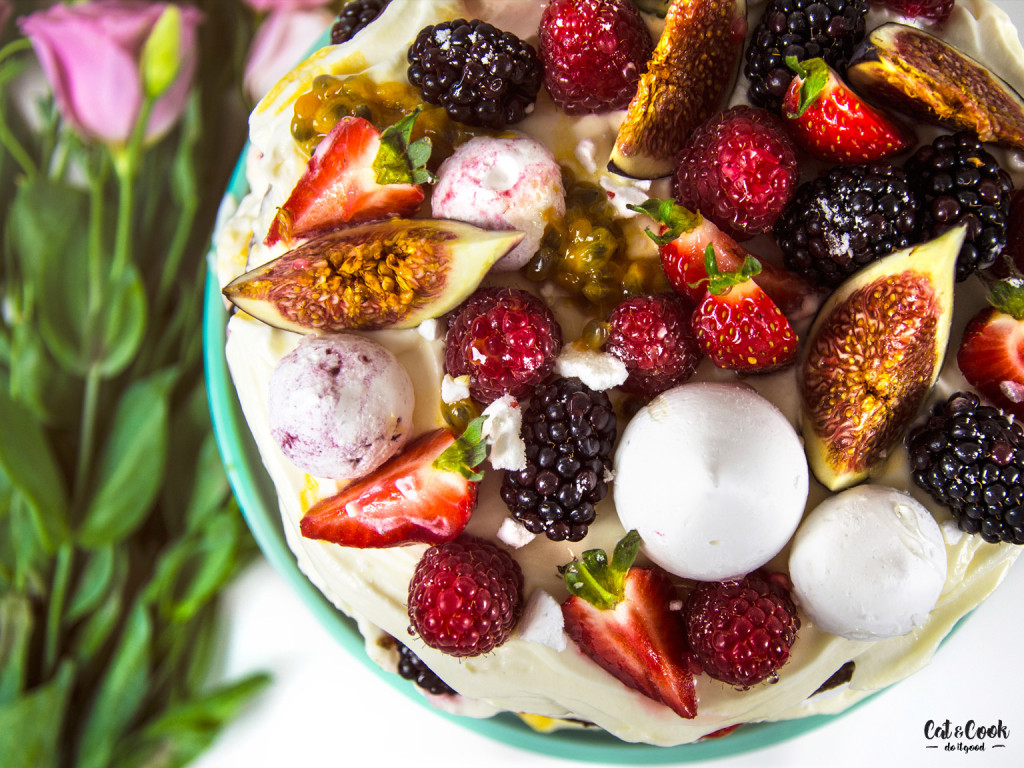 Eton mess cake z M&S potravin