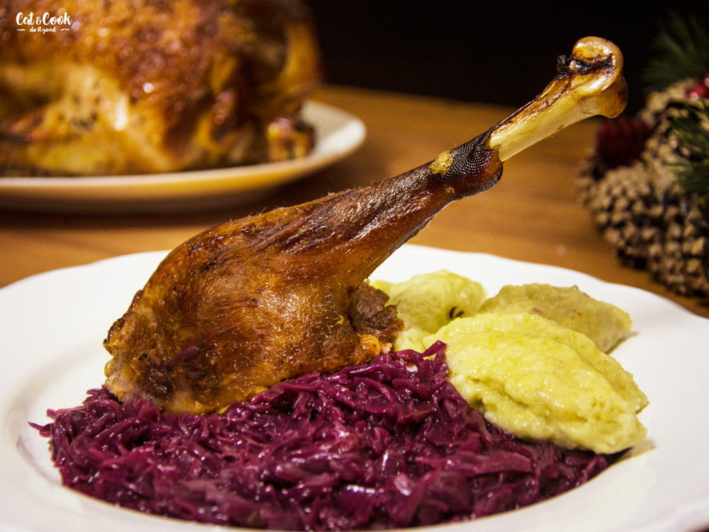 Svatomartinská husa, chlupatý knedlík, červené zelí