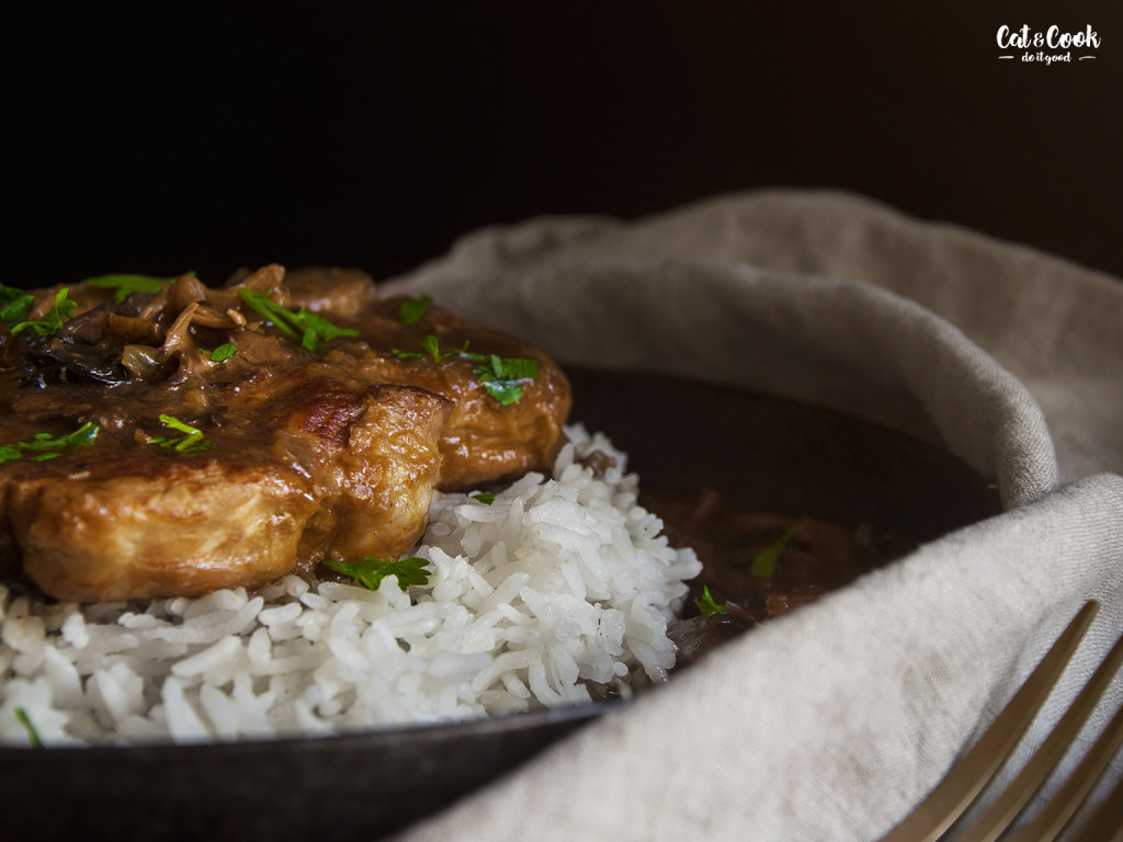 Vepřové kotlety na houbách