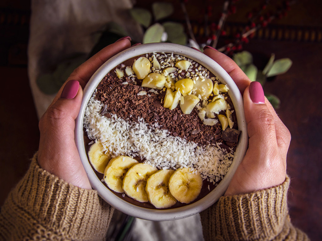 Smoothie bowl s arašídovým máslem
