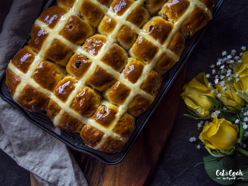 Hot cross buns