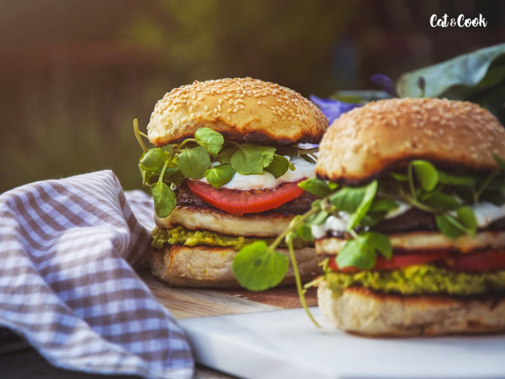 Burgery se sýrem halloumi a portobello žampionem z M&S potravin