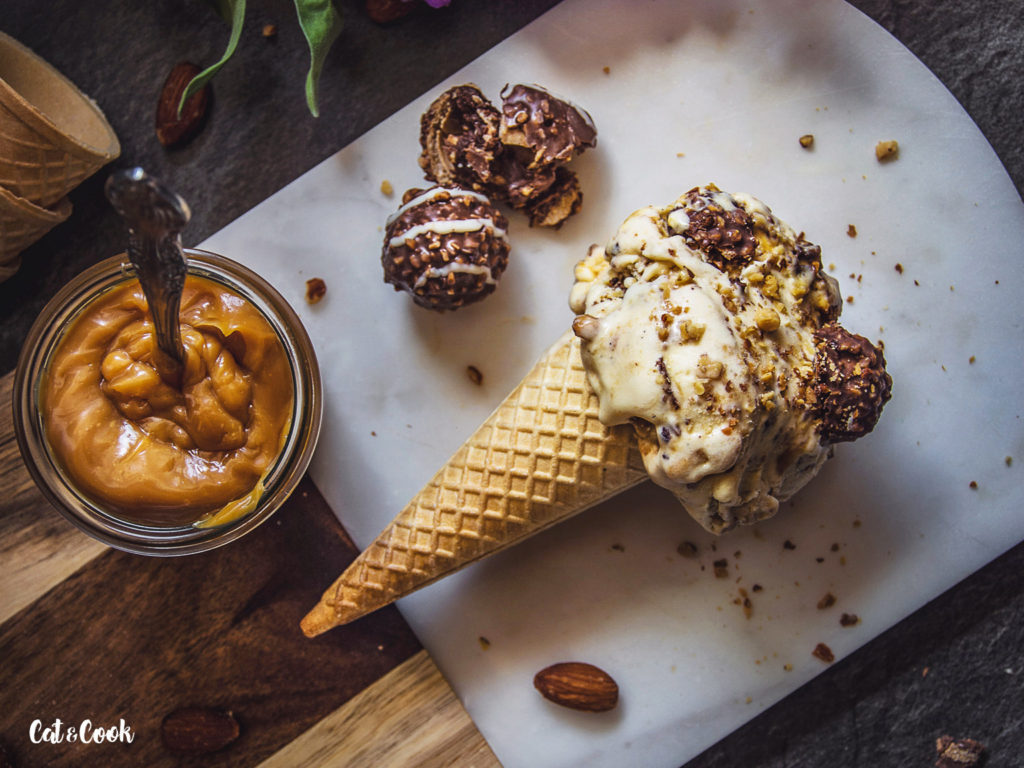 Dekadentní vanilková zmrzlina se slaným karamelem z M&S potravin