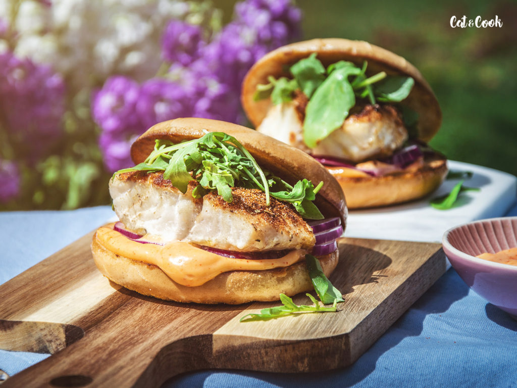 Bagely s pečenou treskou z M&S potravin