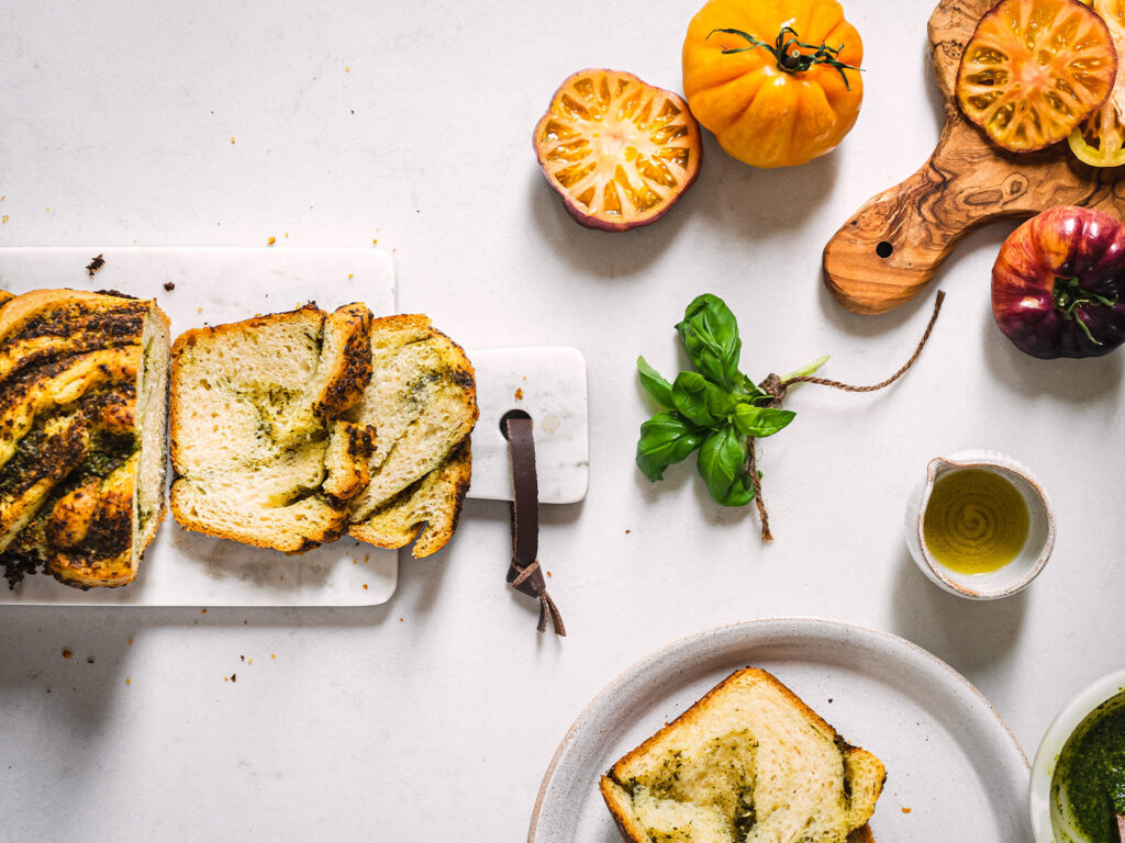 Babka s bylinkovým pestem