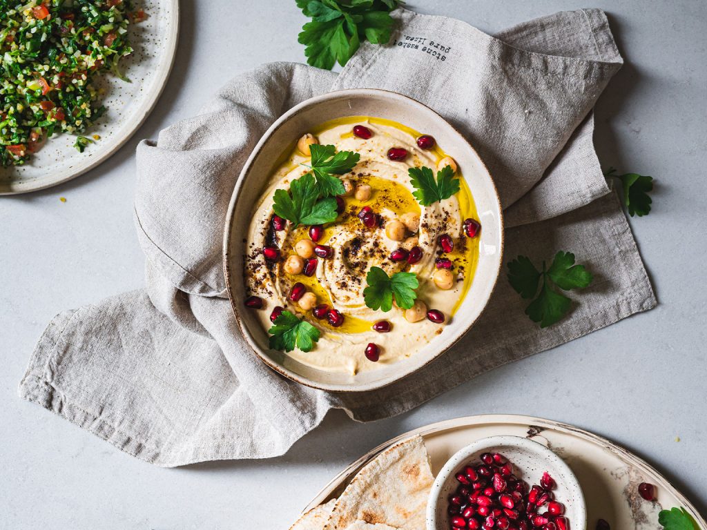 Dokonale jemný a rychlý hummus & salát tabbouleh