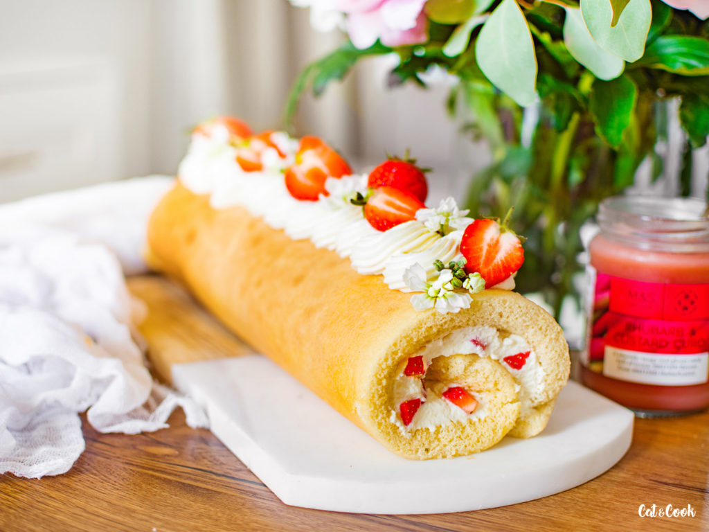 Vanilková roláda s jahodami