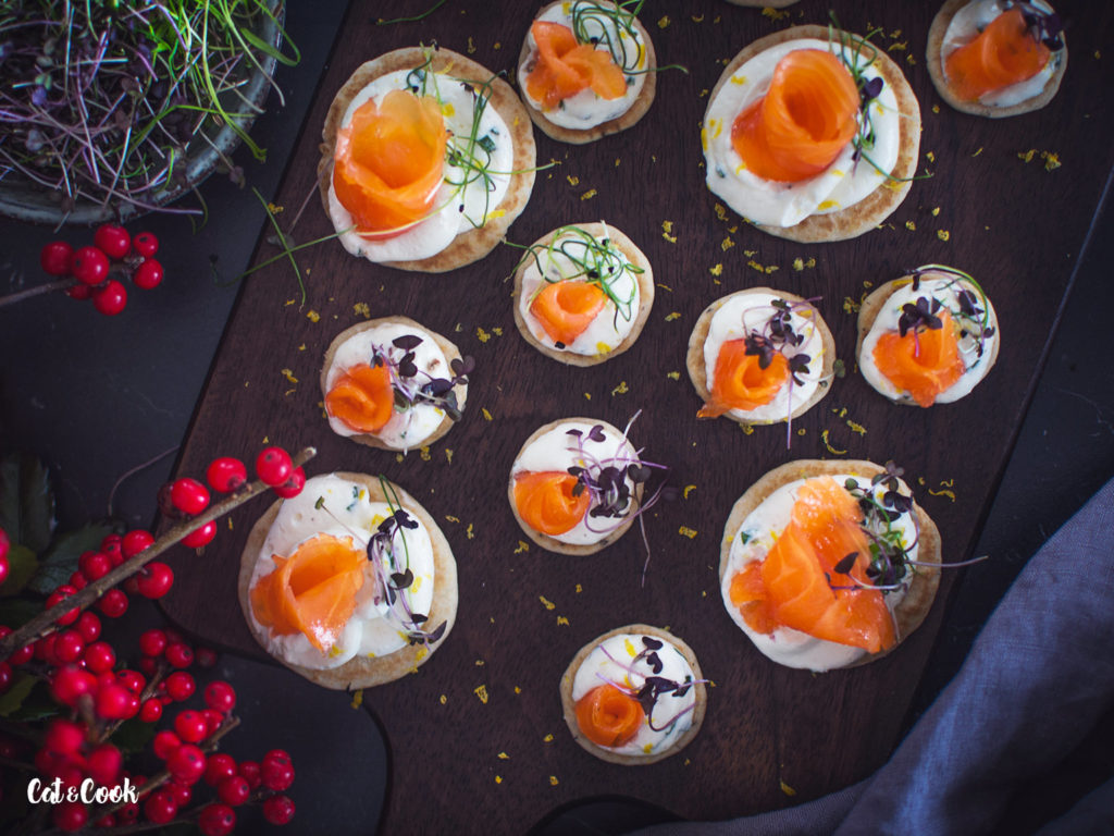 Kanapky s uzeným lososem z M&S potravin