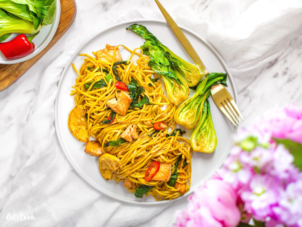 Vaječné nudle s lososem