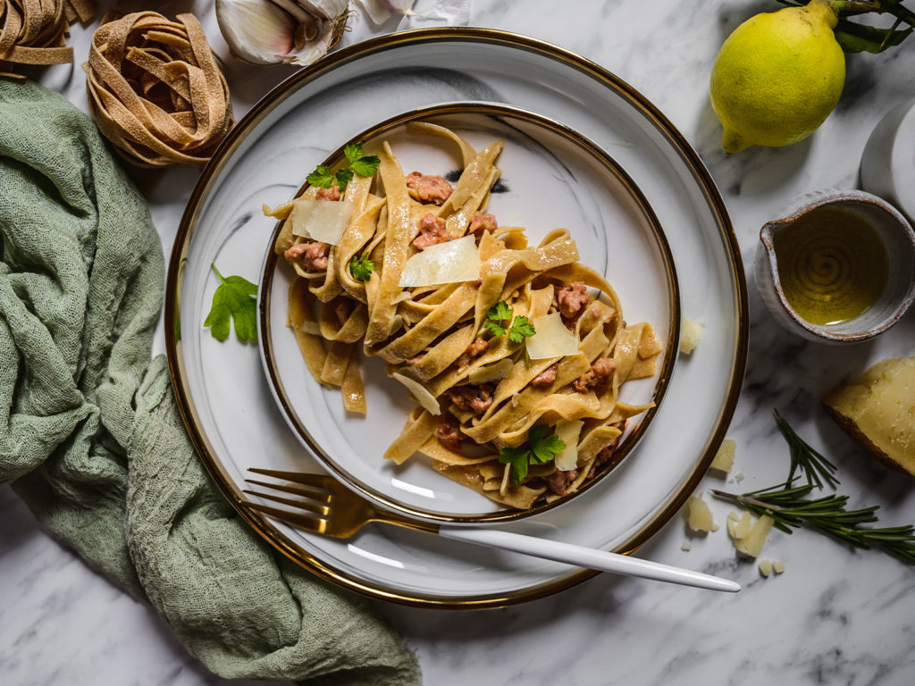 Těstoviny se salsicciou a sýrem pecorino z Cortelazzi surovin