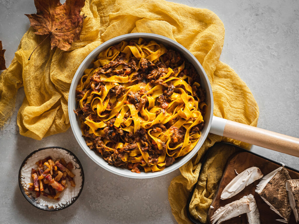 Srnčí ragú s těstovinami